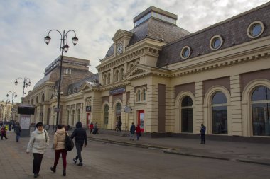Moscow, Rusya Federasyonu-07.11.2018: Paveletsky Tren İstasyonu ve yolcu--biri dokuz ana tren istasyonları, Moskova, Rusya