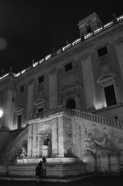 Rome, İtalya-19/02/2012:Piazza del Campidoglio, Capitoline Tepesi, Palazzo Senatorio ile tepesinde
