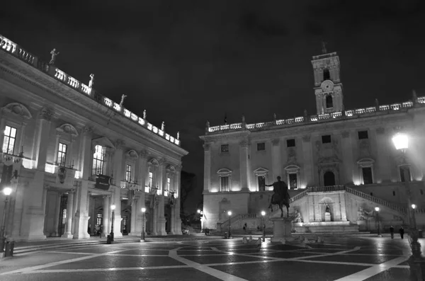 ローマ イタリア 2012 Piazza カンピドリオ パラッツォ セナトリオとマルクス アウレリウスの騎馬像 カピトリーノの丘の上に — ストック写真