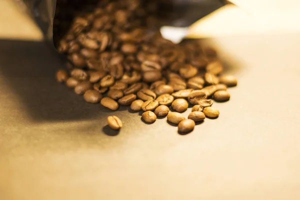 Brun Rostade Kaffebönor Frön Mörk Bakgrund Espresso Mörk Arom Svart — Stockfoto