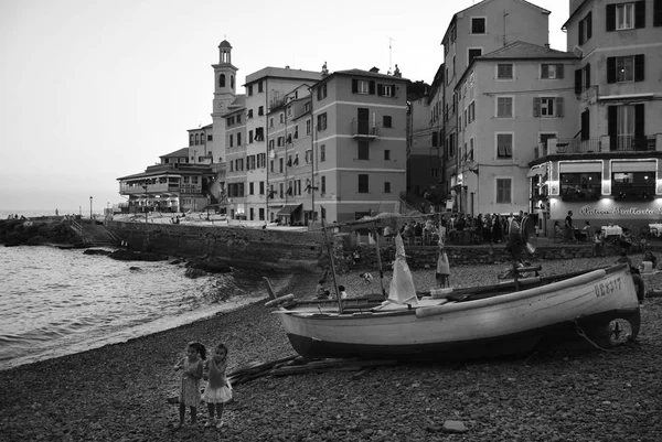 Boccadasse Genua Genova Italië September 2016 Mensen Genieten Van Zonsondergang — Stockfoto