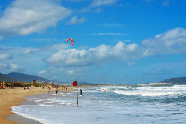 Campeche Beach Florianopolis Santa Catarina Brazílie 2016 Lidé Dovolenou Moře — Stock fotografie