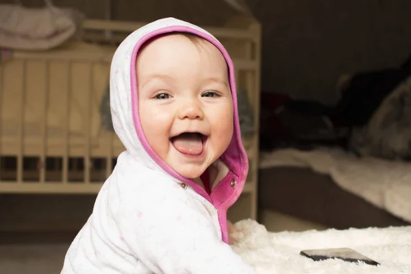魅力的な赤ちゃんの笑顔 5ヶ月 — ストック写真