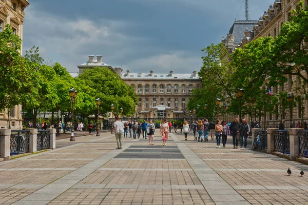 Paris Frankrike 2019 Turister Promenad Centrum Nära Notre Dame Paris — Stockfoto