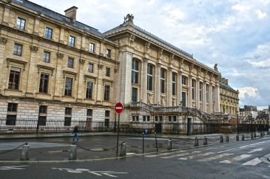 Paris, Fransa -25 Mayıs 2019: şehir merkezinde kentsel mimari, Paris, Fransa 