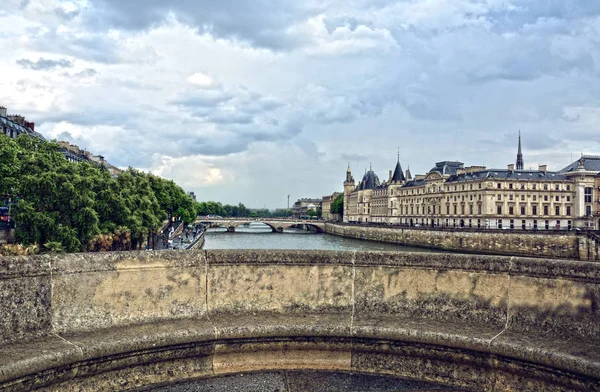 Rzeka Siena Zamek Conciergerie Dawny Pałac Królewski Więzienie Conciergerie Znajduje — Zdjęcie stockowe