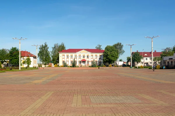 ベラルーシのゴロドク 2020年5月6日 ゴロドク市内中心部の広場 — ストック写真