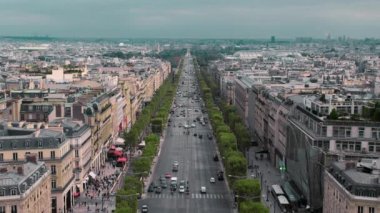 Yavaş hareket, Champs Elysee Bulvarı, Paris çatıları yukarıdan görünümünü
