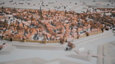 Hannover, Almanya - Ekim 2018: Belediye nin belediye binasında şehrin minyatür düzeni. Yavaş Çekim, yakın çekim