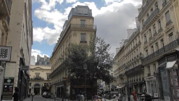 Monmartre, PARIS, FRANCE- August 2018: Frankrigs hovedstadsby. Langsom bevægelse – Stock-video