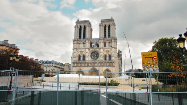 Paris, France - September 2019: Notre Dame de Paris, Reinforcement work in progress after the fire, to prevent the Cathedral from collapsing. — Stock Video