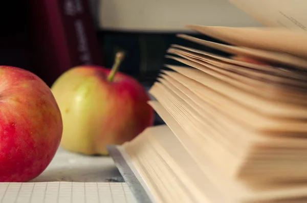 Knowledge Day Pages Open Book Apples Background Bookshelf — Stock Photo, Image