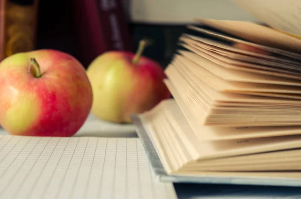 Knowledge Day Pages Open Book Apples Background Bookshelf — Stock Photo, Image