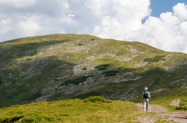 Kız'da yürüyüş devreye girer.