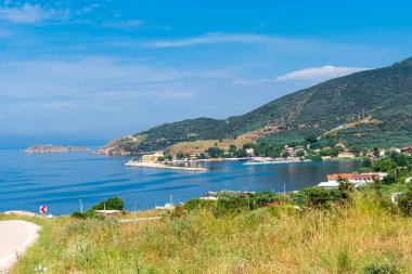 Mavi ve yeşil peyzaj doğal görünümünü. Kapıdağ Yarımadası Erdek, Marmara Denizi, Türkiye'nin Karadeniz kıyısında.