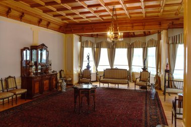 Bursa, Türkiye - 23 Haziran 2018: Kurucusu, Türkiye Cumhuriyeti Mustafa Kemal Atatürk'ün evi mobilya ve oturma nesnelerle iç görünümü.