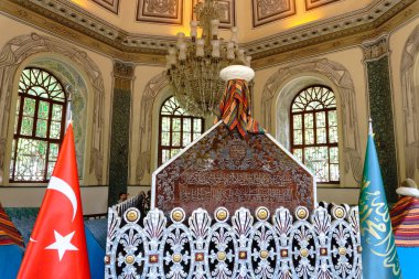 Bursa, Türkiye - 23 Haziran 2018: Türbesi (anıt mezar) Osman Gazi, kurucusu Osmanlı İmparatorluğu 1299 Bursa da kurulmuştur..
