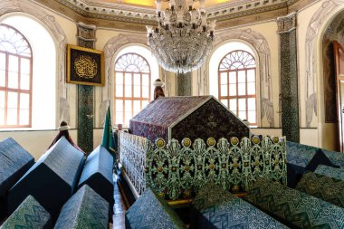 Bursa, Türkiye - 23 Haziran 2018: Türbesi (anıt mezar) Osman Gazi, kurucusu Osmanlı İmparatorluğu 1299 Bursa da kurulmuştur..
