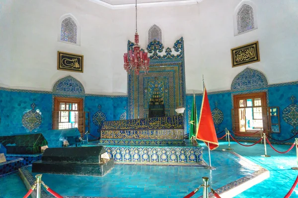 ブルサ トルコ 2018 ブルサ緑の墓 オスマン帝国スルタン メフメットのビューを閉じる それは 青緑色のイスラム美術のタイルで有名です — ストック写真