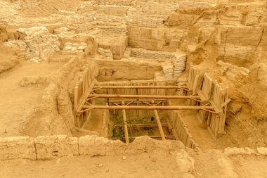 Çatalhöyük büyük Neolitik ve Kalkolitik en iyi korunmuş şehir yerleşim Çumra, Konya dünyada en eski şehridir. Bu yaklaşık 7500 M.ö. yılında inşa edilmiştir