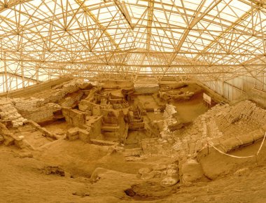 Çatalhöyük büyük Neolitik ve Kalkolitik en iyi korunmuş şehir yerleşim Çumra, Konya dünyada en eski şehridir. Bu yaklaşık 7500 M.ö. yılında inşa edilmiştir