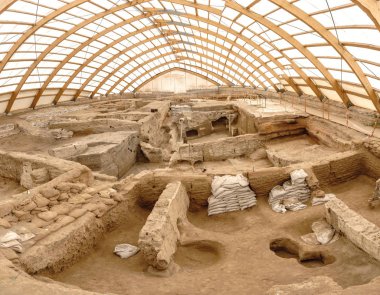 Çatalhöyük olduğunu en eski dünya ile büyük şehirde Neolitik ve Kalkolitik Çumra, Konya şehir yerleşim en iyi korunmuş. Bu yaklaşık 7500 M.ö. yılında inşa edilmiştir