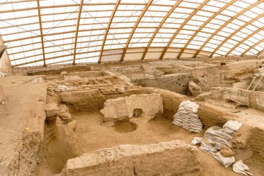Çatalhöyük olduğunu en eski dünya ile büyük şehirde Neolitik ve Kalkolitik Çumra, Konya şehir yerleşim en iyi korunmuş. Bu yaklaşık 7500 M.ö. yılında inşa edilmiştir