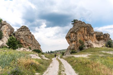 Manzaralı Phrygia vadinin ortasında Türkiye.