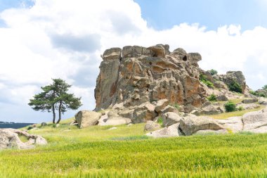 Manzaralı Phrygia vadinin ortasında Türkiye.