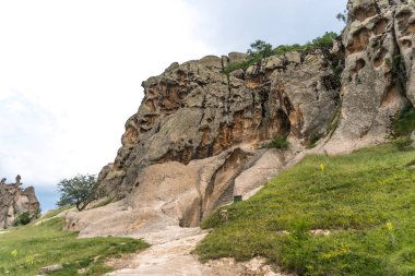 Manzaralı Phrygia vadinin ortasında Türkiye.