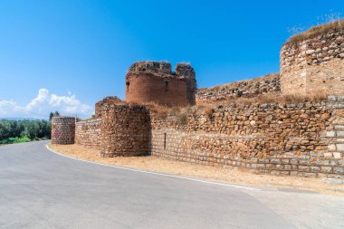 Tarihsel taş duvarlar ve kapılar, Iznik, Bursa. Bu duvarlar Roma ve Bizans döneminden ve ayakta.