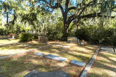 Savannah, Georgia - 1 Kasım 2018: Tarihsel Bonaventure Mezarlığı'Savannah, Georgia. Bu heykeller ve anıtlar olan dinlenme en eski.