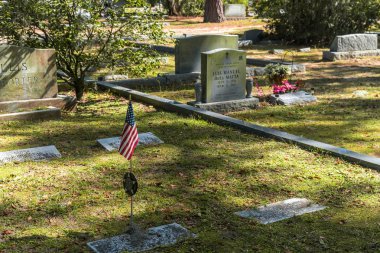 Savannah, Georgia - 1 Kasım 2018: Tarihsel Bonaventure Mezarlığı'Savannah, Georgia. Bu heykeller ve anıtlar olan dinlenme en eski.