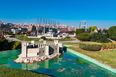 Istanbul, Türkiye - 08 Aralık 2018: Model Görünümü önemli yerler minyatür anıtlar Istanbul'da Haliç yakınındaki reprodüksiyon Miniaturk parkta.