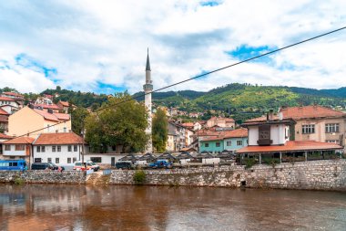 Saraybosna'da Miljacka Nehri ve Köprüleri