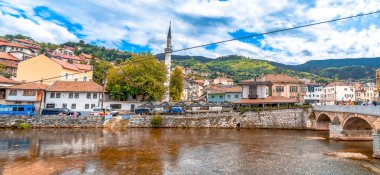 Saraybosna'da Miljacka Nehri ve Köprüleri