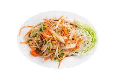 Beyaz arka planda marullu Papaya salatası.