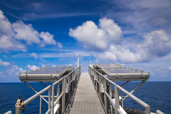 Solar Cells Install Gas Vent Boom Remote Wellhead Platform Gulf — Stock Photo, Image