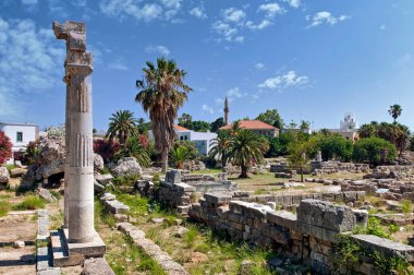 Yunanistan 'ın Kos kentindeki antik Agora' nın parçaları