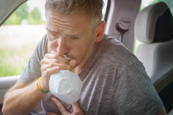 Man Last Heeft Van Reisziekte Een Auto Die Ziek Tas — Stockfoto