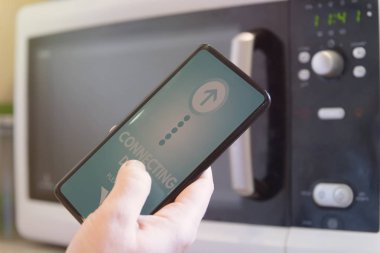 Mikrodalga fırın akıllı telefona bağlanıyor