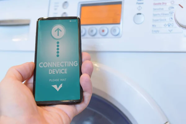 Aansluitende Wasmachine Met Slimme Telefoon Smart Home Internet Van Dingen — Stockfoto