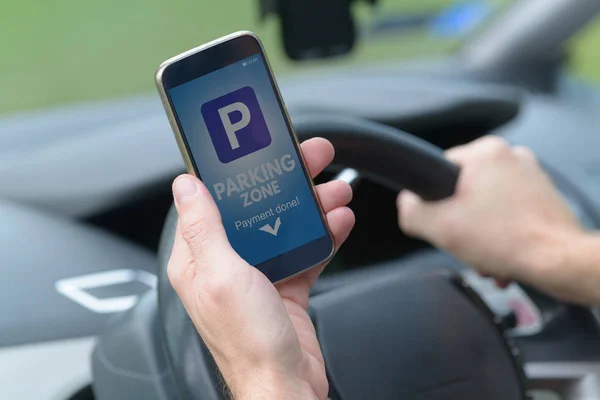Pomocí Aplikace Pro Smartphone Platit Parkování Zóně Placeného Stání Městě — Stock fotografie