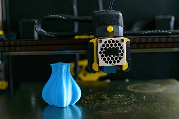 Impressora 3D moderna e filamento — Fotografia de Stock