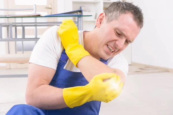 Homem Trabalhador Com Lesão Cotovelo Conceito Acidente Trabalho — Fotografia de Stock