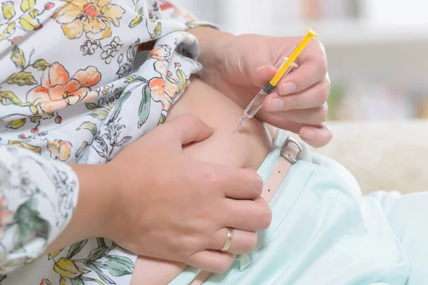 Woman Doing Insulin Heparin Injection Her Abdomen Home — Stock Photo, Image