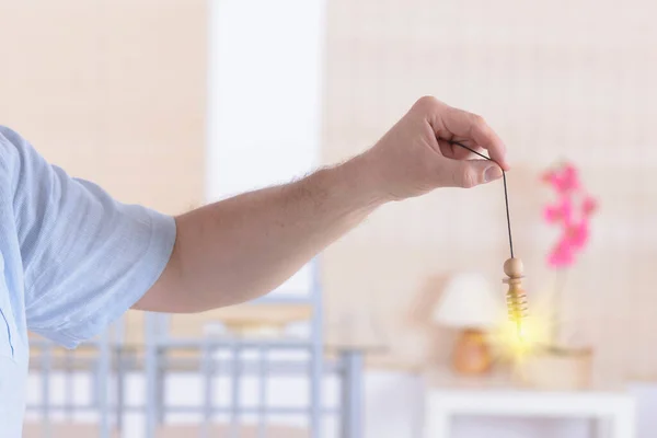 Hand Met Slinger Gereedschap Voor Dowsing — Stockfoto