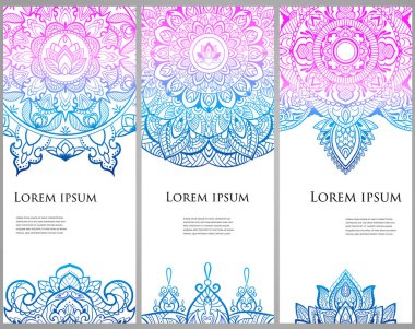 Etnik Mandala süsü. Renkli etnik afiş seti. Tasarımın için karalama kabile mandalası şablonları. Kutlama veya davet için vektör illüstrasyonu.