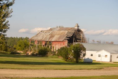 barn in the countryside of Michigan