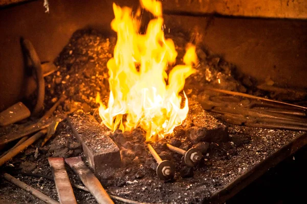 Ognia Spalania Węgla Fabryce Kowali — Zdjęcie stockowe